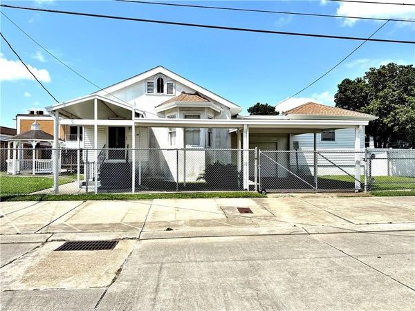 612 1ST Avenue , Harvey, LA 70058