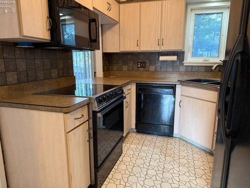 1100 By the Shores Drive, Unit A4, Huron, OH 44839 Photo 5