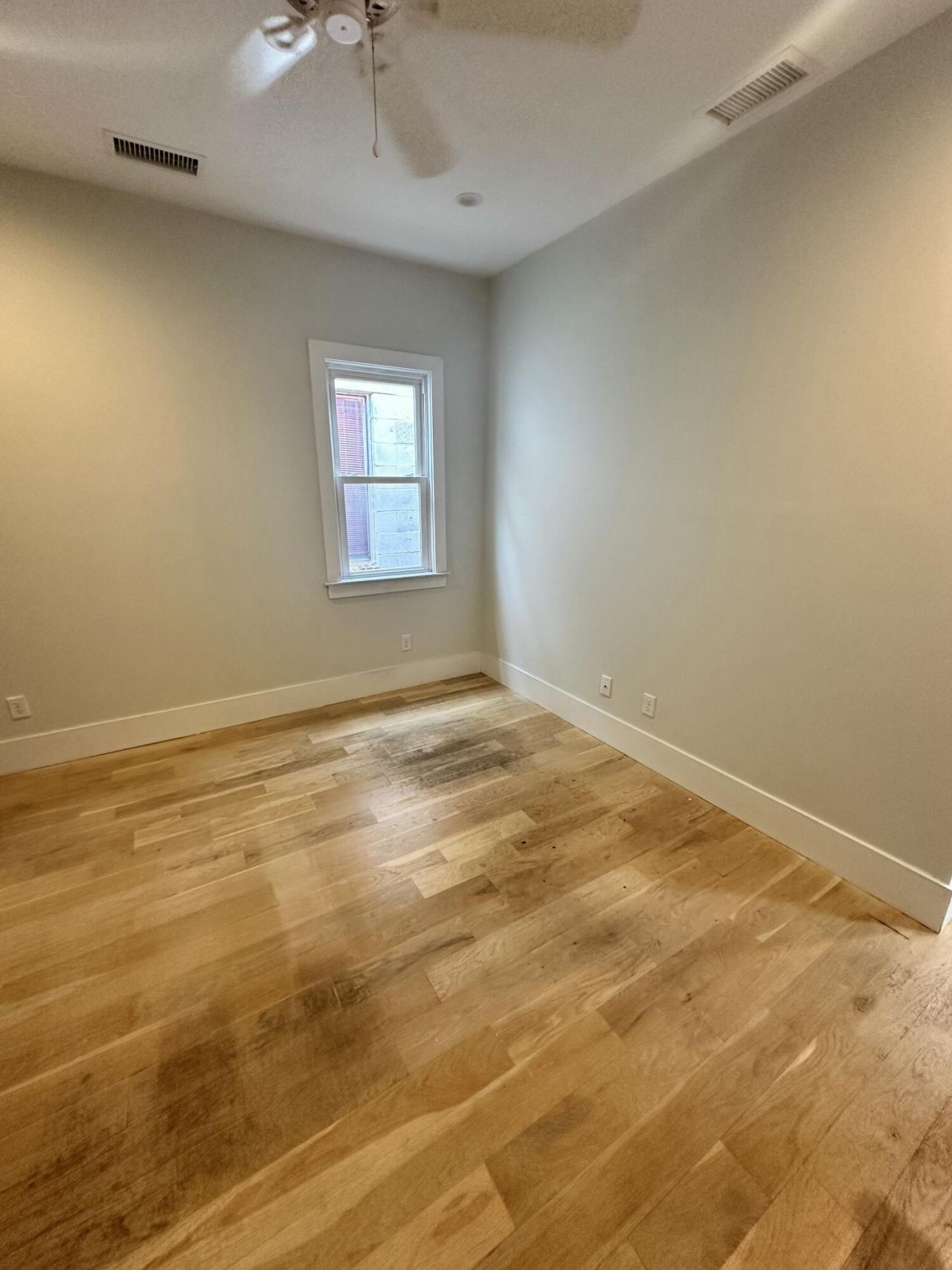 123 Romney Street Photo 6
