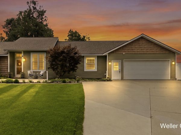 1924 Cedarbrook Drive, Jenison, MI 49428