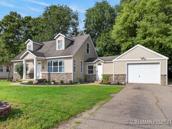 2129 Cleveland Avenue SW, Wyoming, MI 49509
