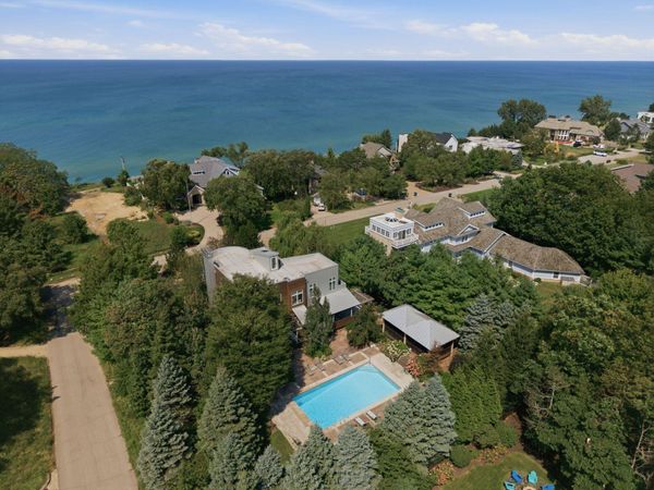 51108 Lake Park Drive, New Buffalo, MI 49117
