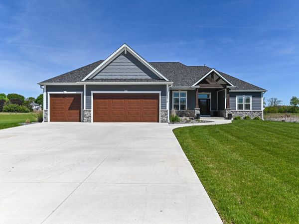 28516 Blue Crane Ct, Rochester, WI 53185