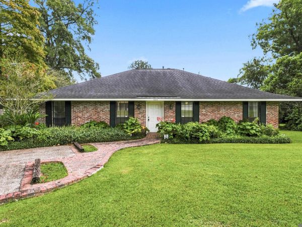 824 Nelson Dr, Baton Rouge, LA 70808