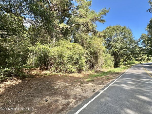 2 Dry Creek Road , Magee, MS 39111