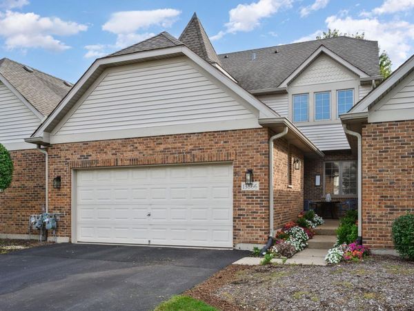13866 STEEPLES Road , Lemont, IL 60439