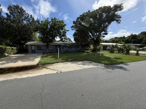 1633 SE ARAPAHO Avenue, Stuart, FL 34994