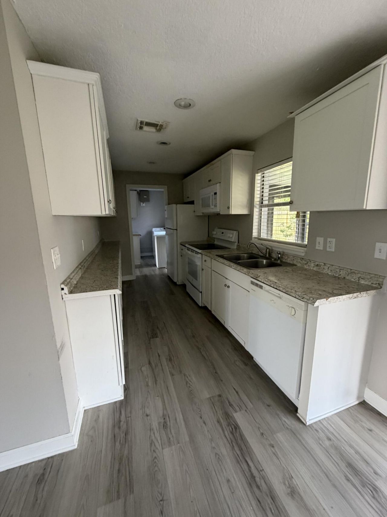 1633 SE Arapaho Avenue, Stuart, FL 34994 Photo