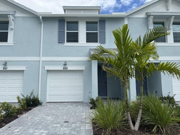 655 Salisbury Circle, Fort Pierce, FL 34982