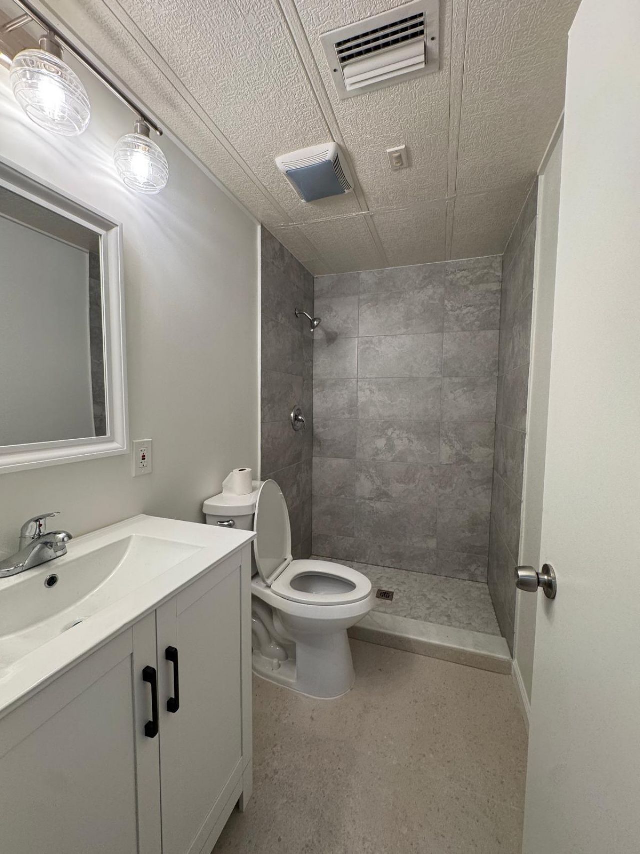 1495 Michelle Drive N, Unit 68, West Palm Beach, FL 33409 Photo