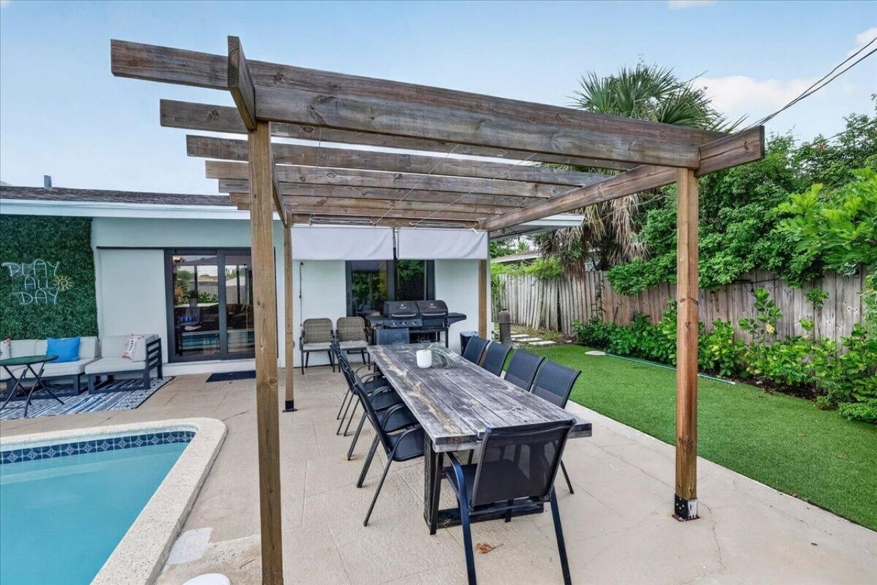 141 NW 19th Street, Pompano Beach, FL 33060 Photo