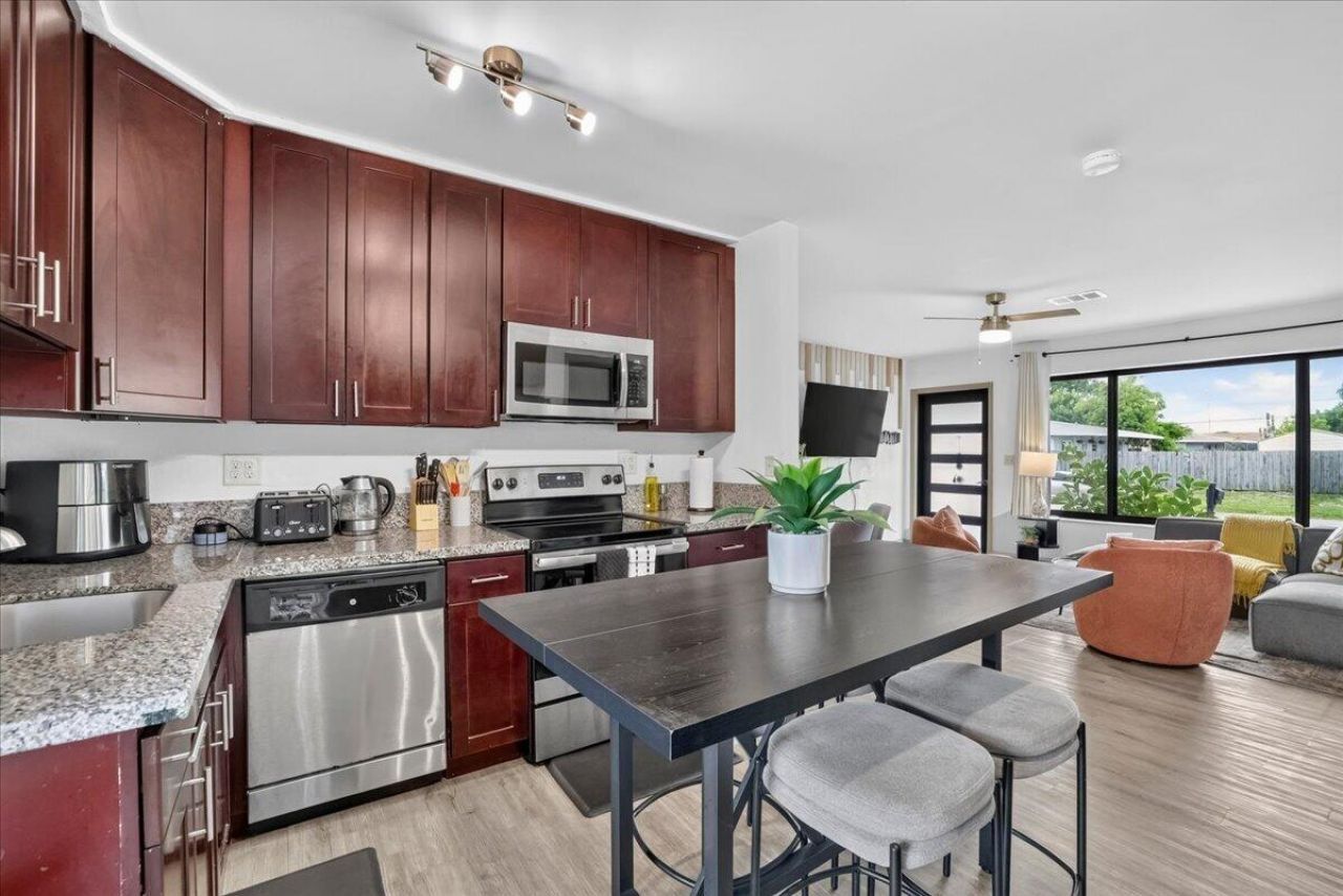 141 NW 19th Street, Pompano Beach, FL 33060 Photo