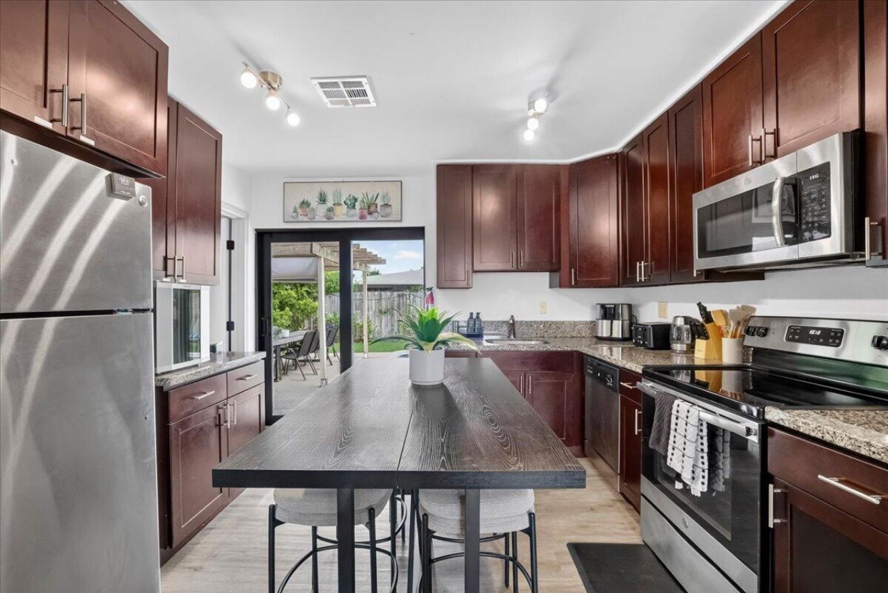 141 NW 19th Street, Pompano Beach, FL 33060 Photo