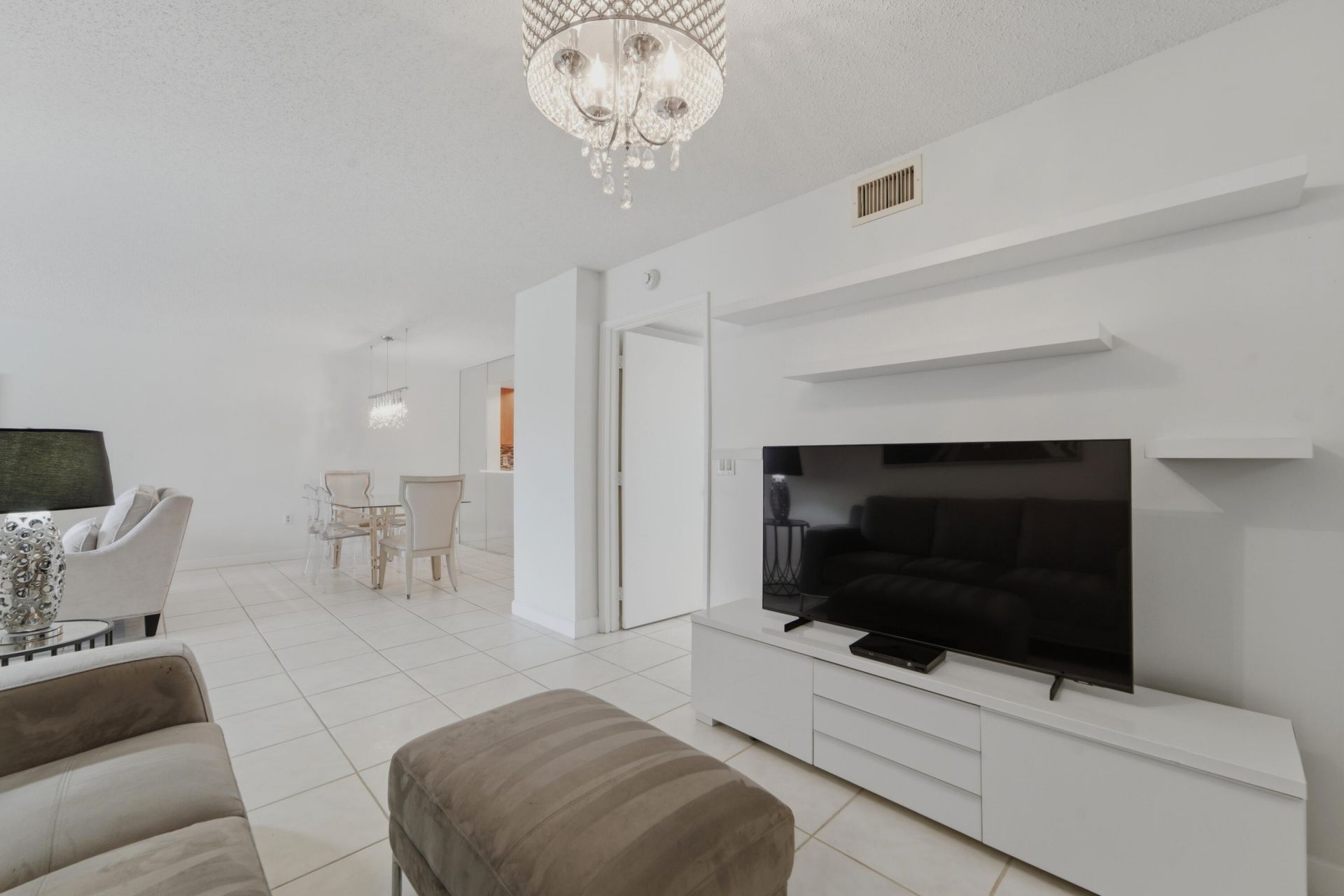 6093 Pointe Regal Circle, Unit 209, Delray Beach, FL 33484 Photo