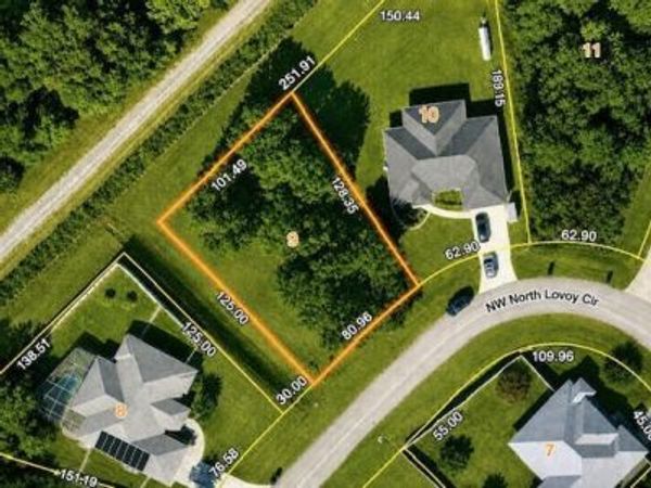 5218 NW N Lovoy Circle, Port St. Lucie, FL 34986