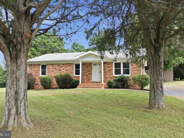 2 MASSANUTTEN PLACE , LURAY, VA 22835
