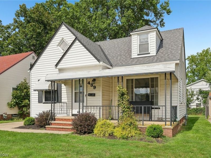 439 E 330th Street, Willowick, OH 44095 Photo 2