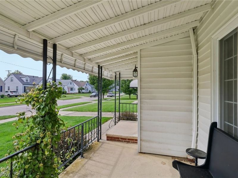 439 E 330th Street, Willowick, OH 44095 Photo 3