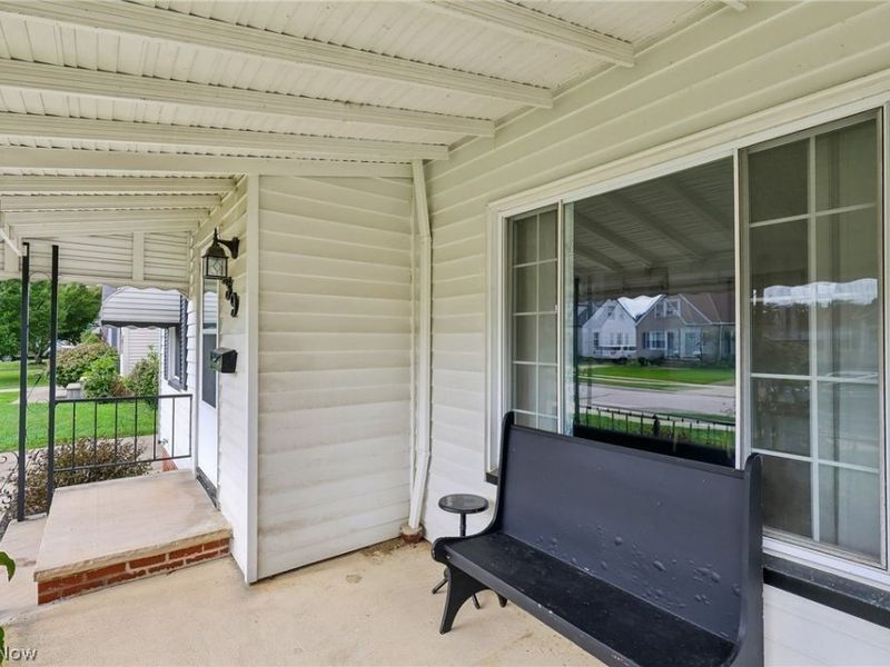 439 E 330th Street, Willowick, OH 44095 Photo 4