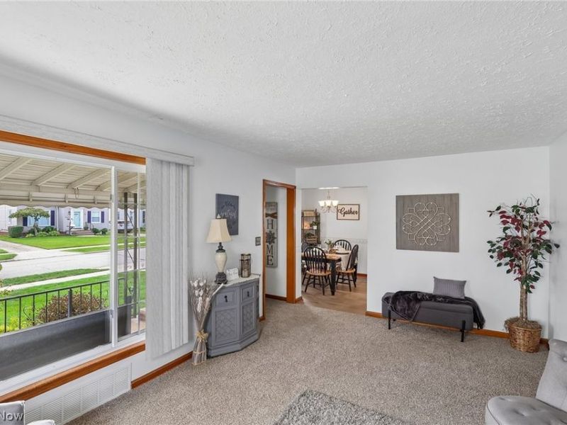 439 E 330th Street, Willowick, OH 44095 Photo 8