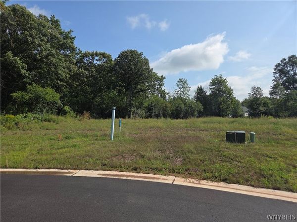 4715 Eastwood Circle , Lewiston, NY 14092