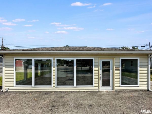 1112 S PARK Avenue, Herrin, IL 62948