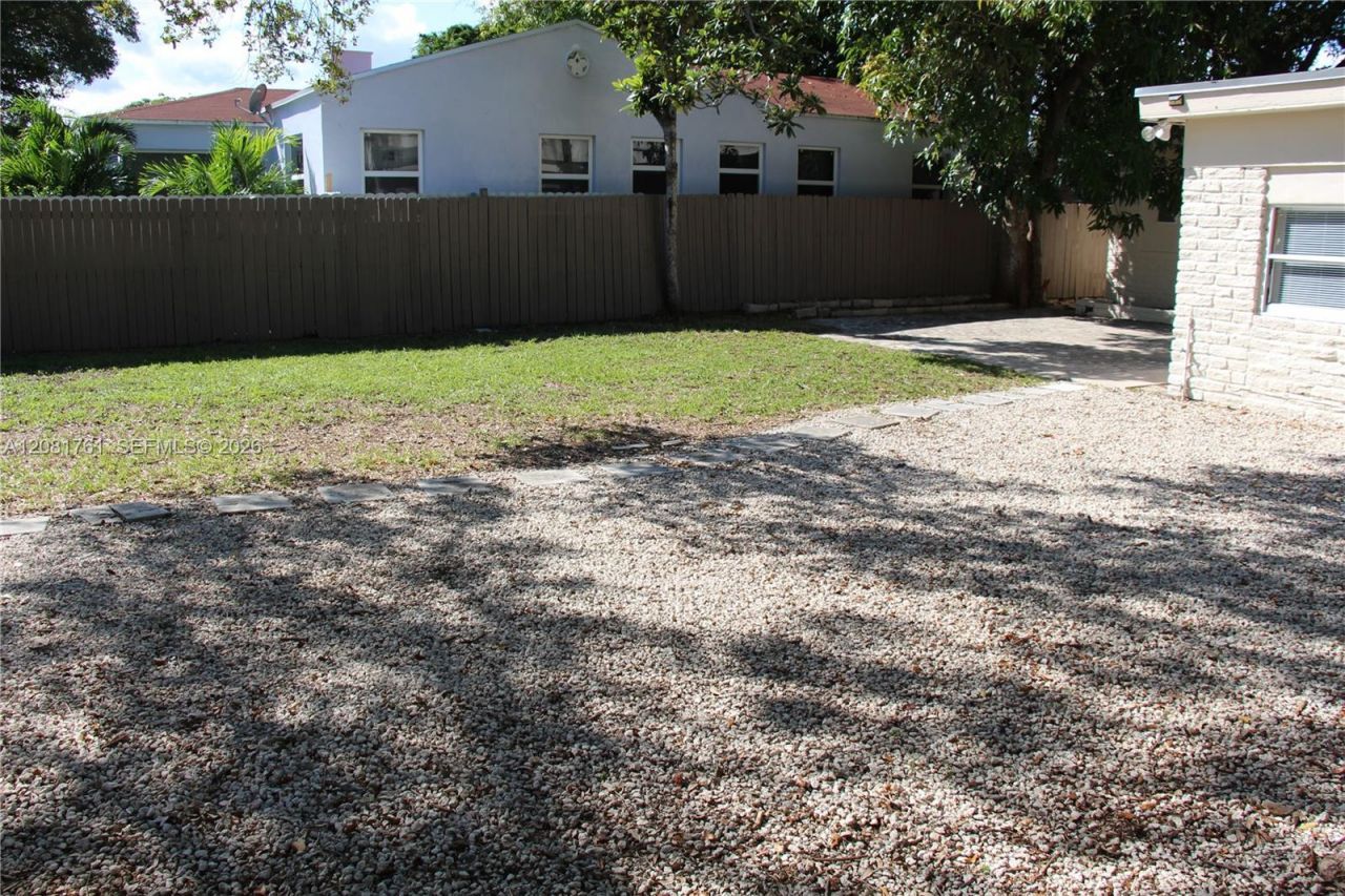 225 NW 59th St, Miami, FL 33127 Photo