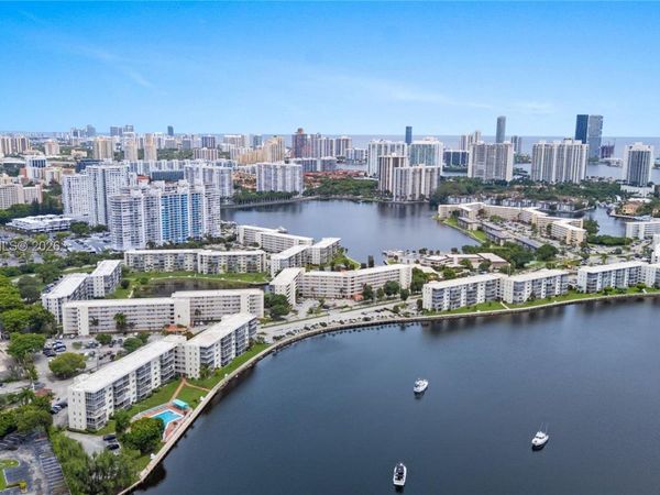2903 Point East Dr , Unit K503, Aventura, FL 33160