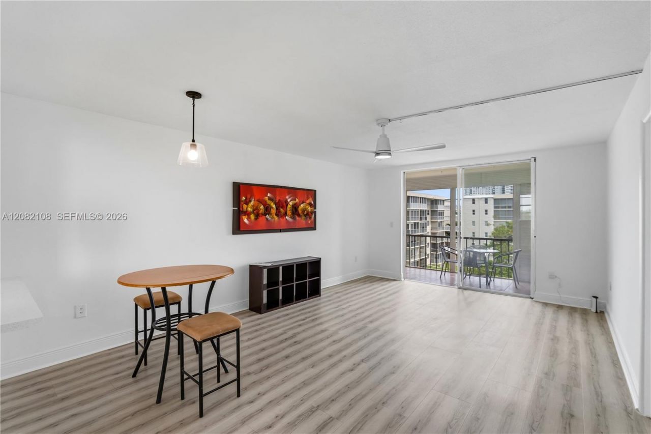 2903 Point East Dr , Unit K503, Aventura, FL 33160 Photo