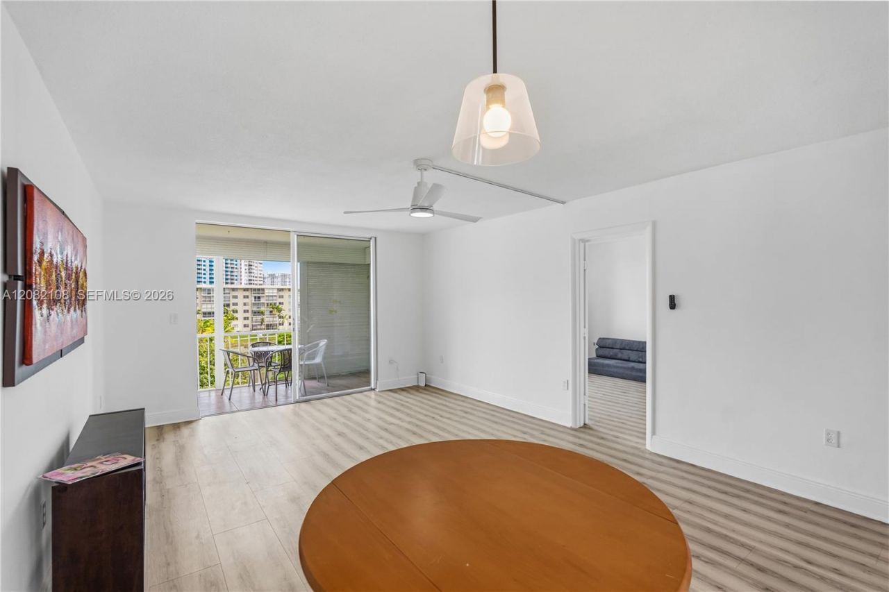 2903 Point East Dr , Unit K503, Aventura, FL 33160 Photo