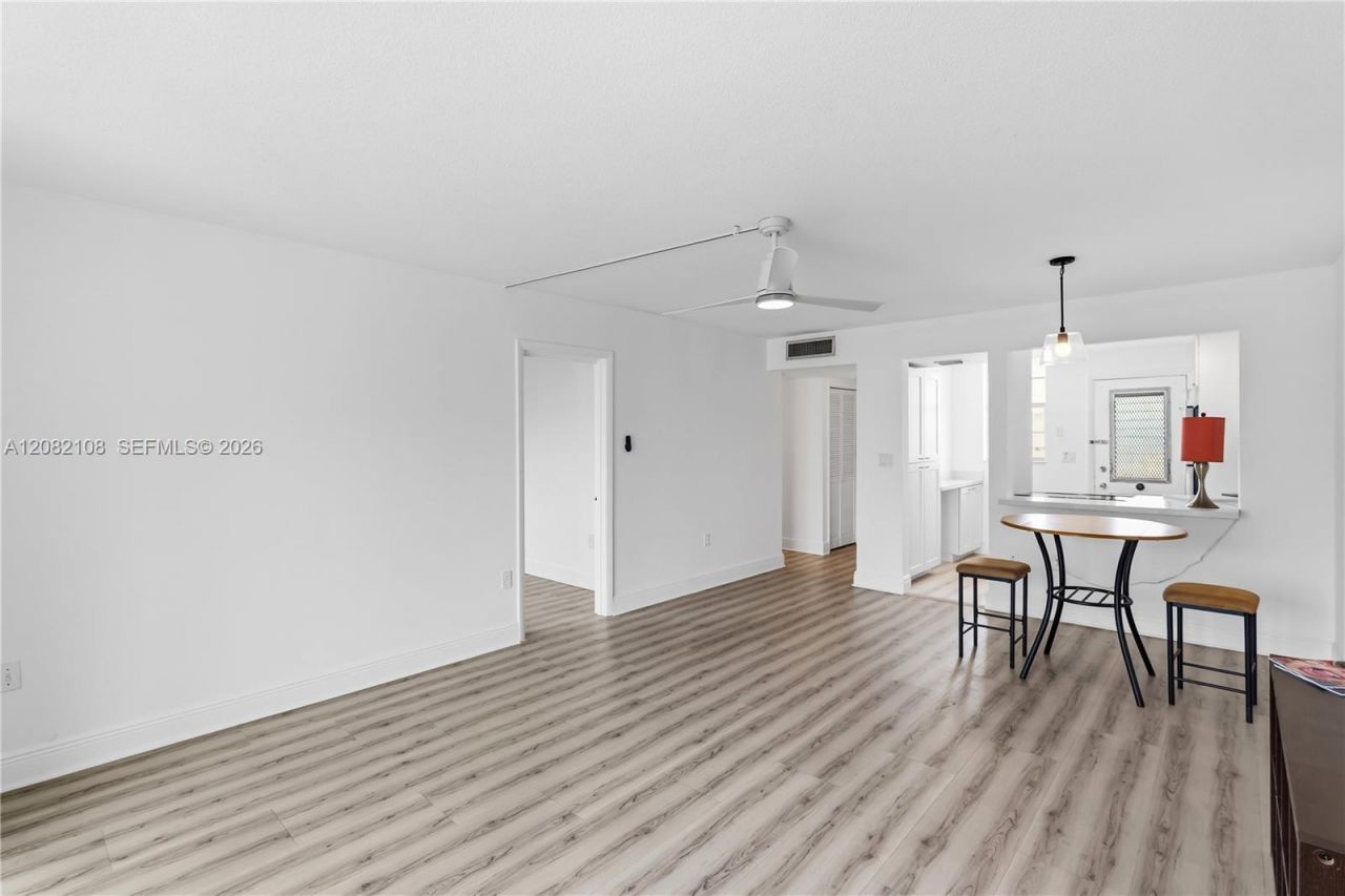 2903 Point East Dr , Unit K503, Aventura, FL 33160 Photo