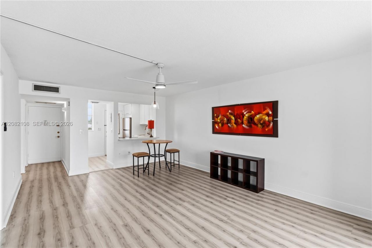2903 Point East Dr , Unit K503, Aventura, FL 33160 Photo