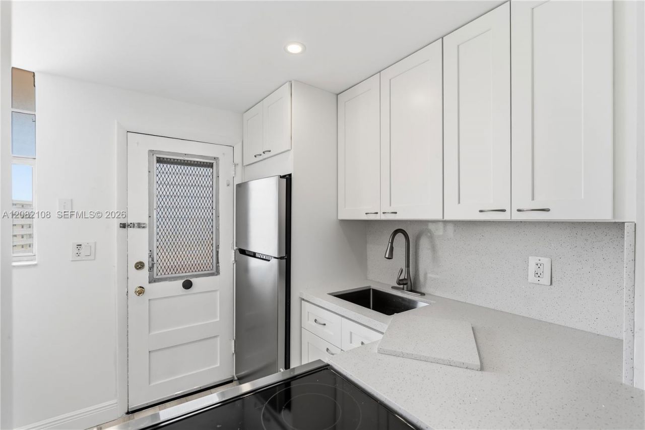 2903 Point East Dr , Unit K503, Aventura, FL 33160 Photo