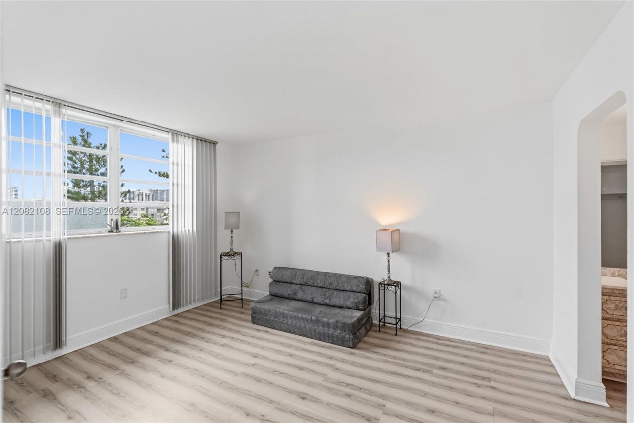 2903 Point East Dr , Unit K503, Aventura, FL 33160 Photo