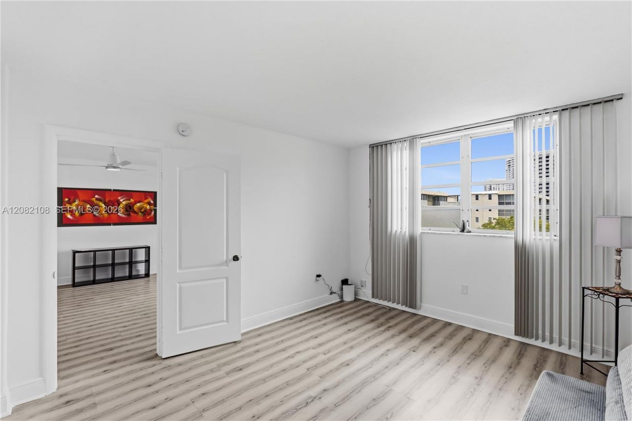 2903 Point East Dr , Unit K503, Aventura, FL 33160 Photo