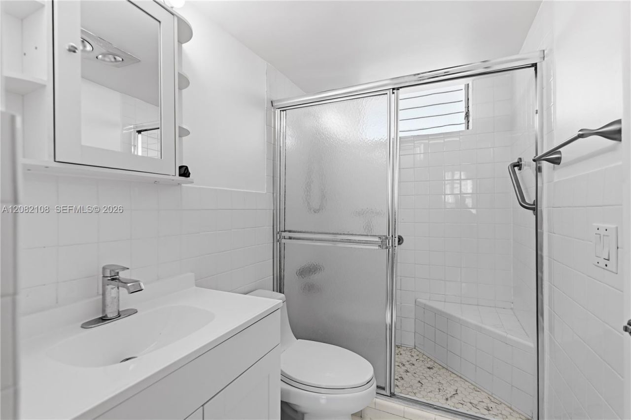 2903 Point East Dr , Unit K503, Aventura, FL 33160 Photo