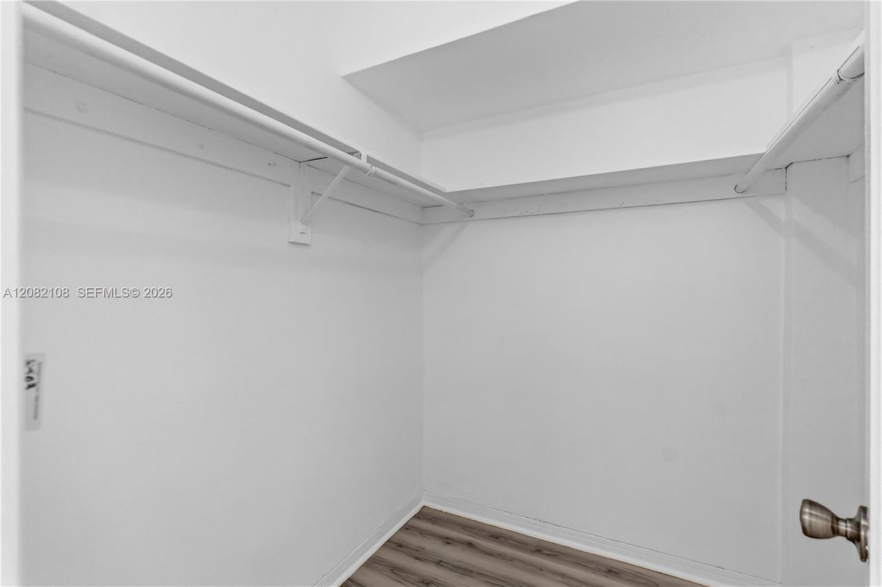 2903 Point East Dr , Unit K503, Aventura, FL 33160 Photo