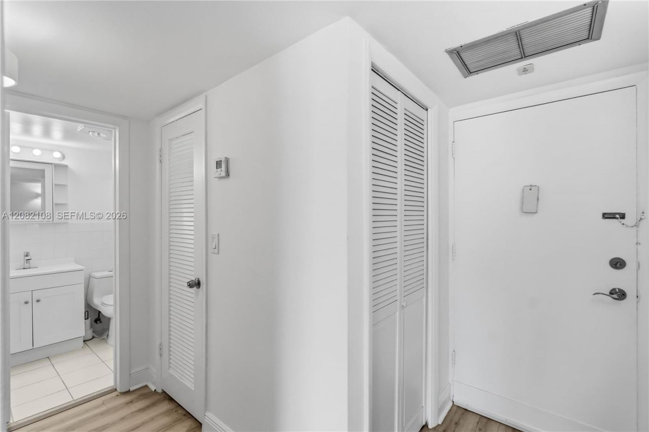 2903 Point East Dr , Unit K503, Aventura, FL 33160 Photo