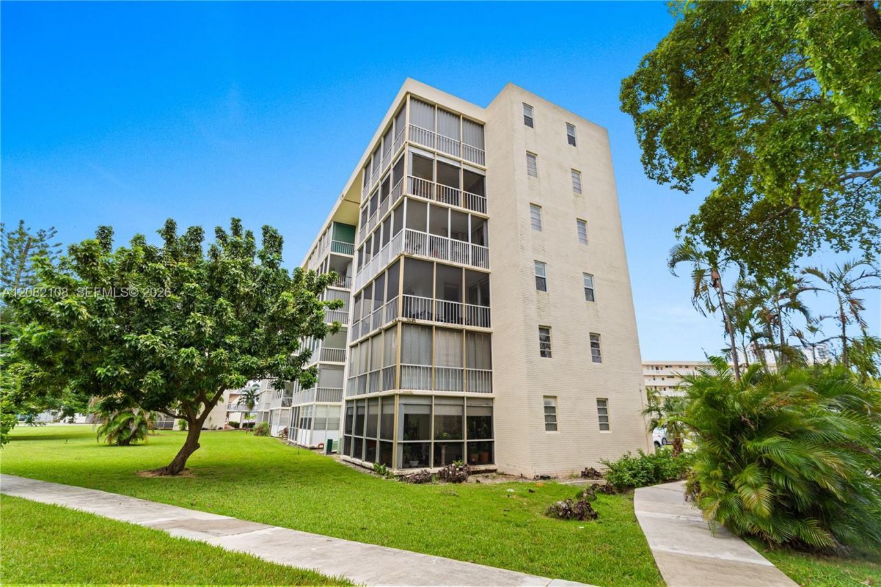 2903 Point East Dr , Unit K503, Aventura, FL 33160 Photo