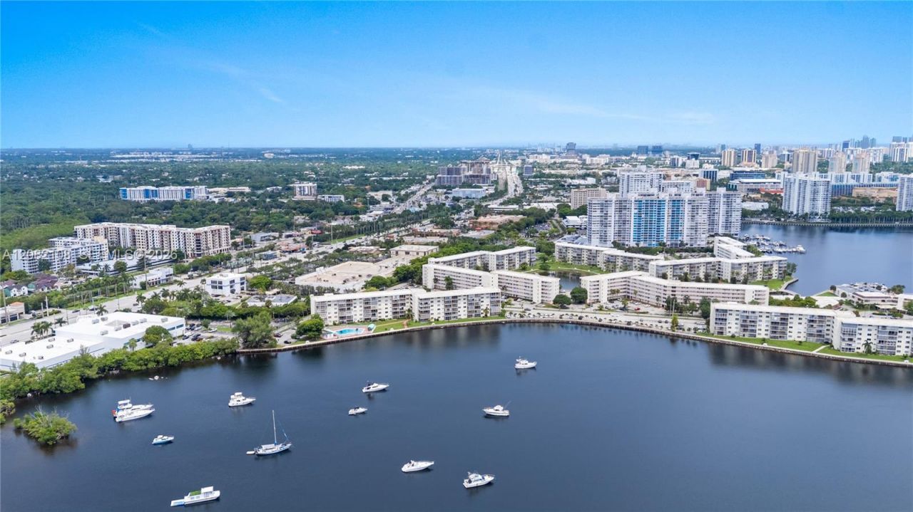 2903 Point East Dr , Unit K503, Aventura, FL 33160 Photo