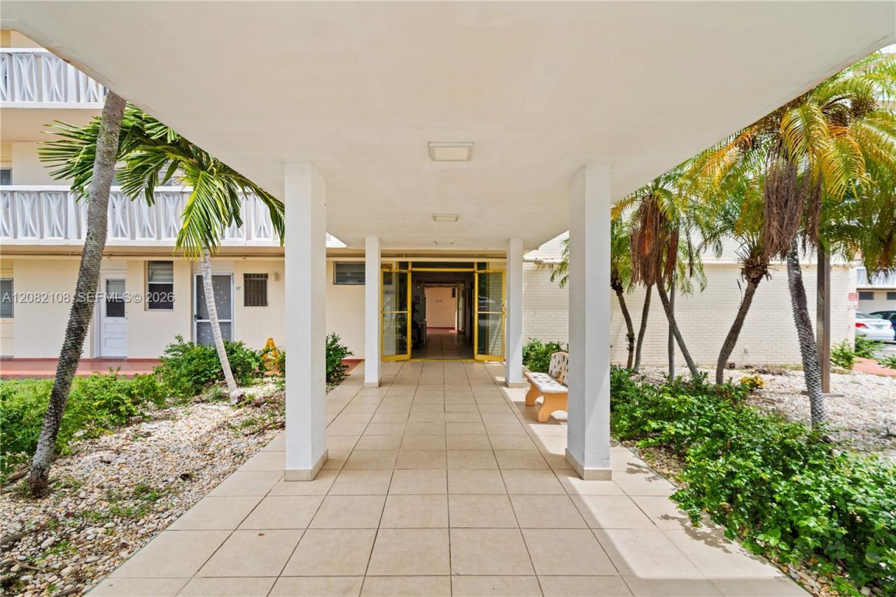 2903 Point East Dr , Unit K503, Aventura, FL 33160 Photo