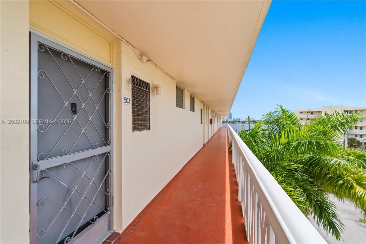 2903 Point East Dr , Unit K503, Aventura, FL 33160 Photo