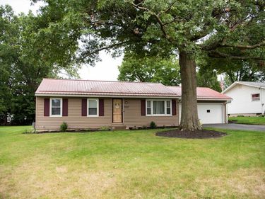 1333 Eastbrook Dr, Ashland, OH 44805
