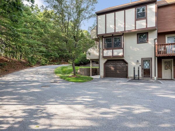 34 Scotty Hollow Dr, Unit E, Chelmsford, MA 01863