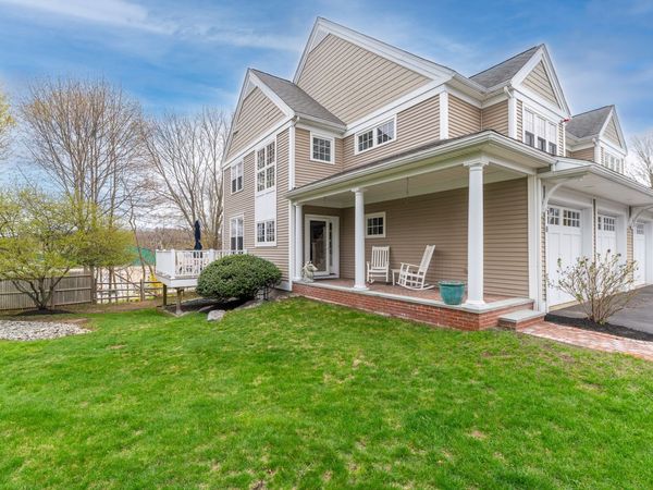 6 Essex Road, Unit 8, Ipswich, MA 01938
