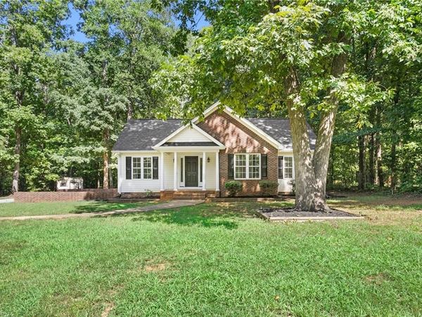 4420 Fairland Court , Burlington, NC 27215