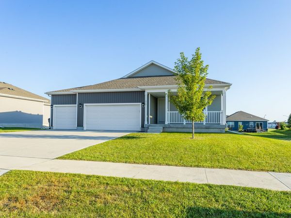 920 Bel Aire Court, Waukee, IA 50263