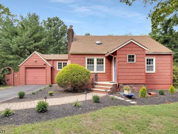 52 Midvale Ave, Long Hill, NJ 07946