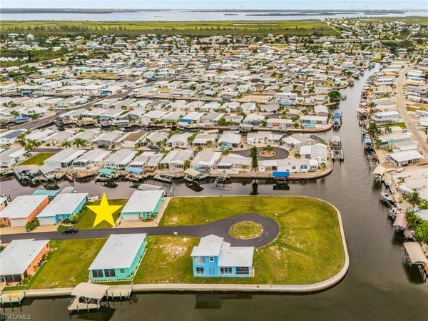 3018 Trawler LN , ST. JAMES CITY, FL 33956