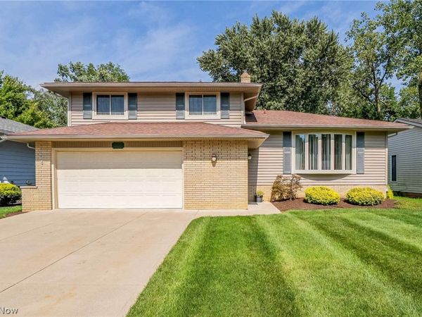 7741 E Linden Lane , Parma, OH 44130